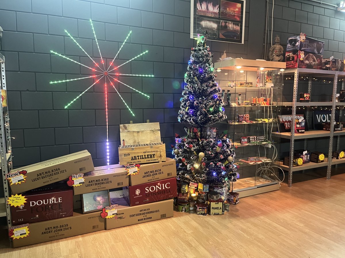 Click image for larger version

Name:	Vuurwerk Outlet Pijnacker 28-12-2023 (3).jpg
Views:	146
Size:	255.0 KB
ID:	2688