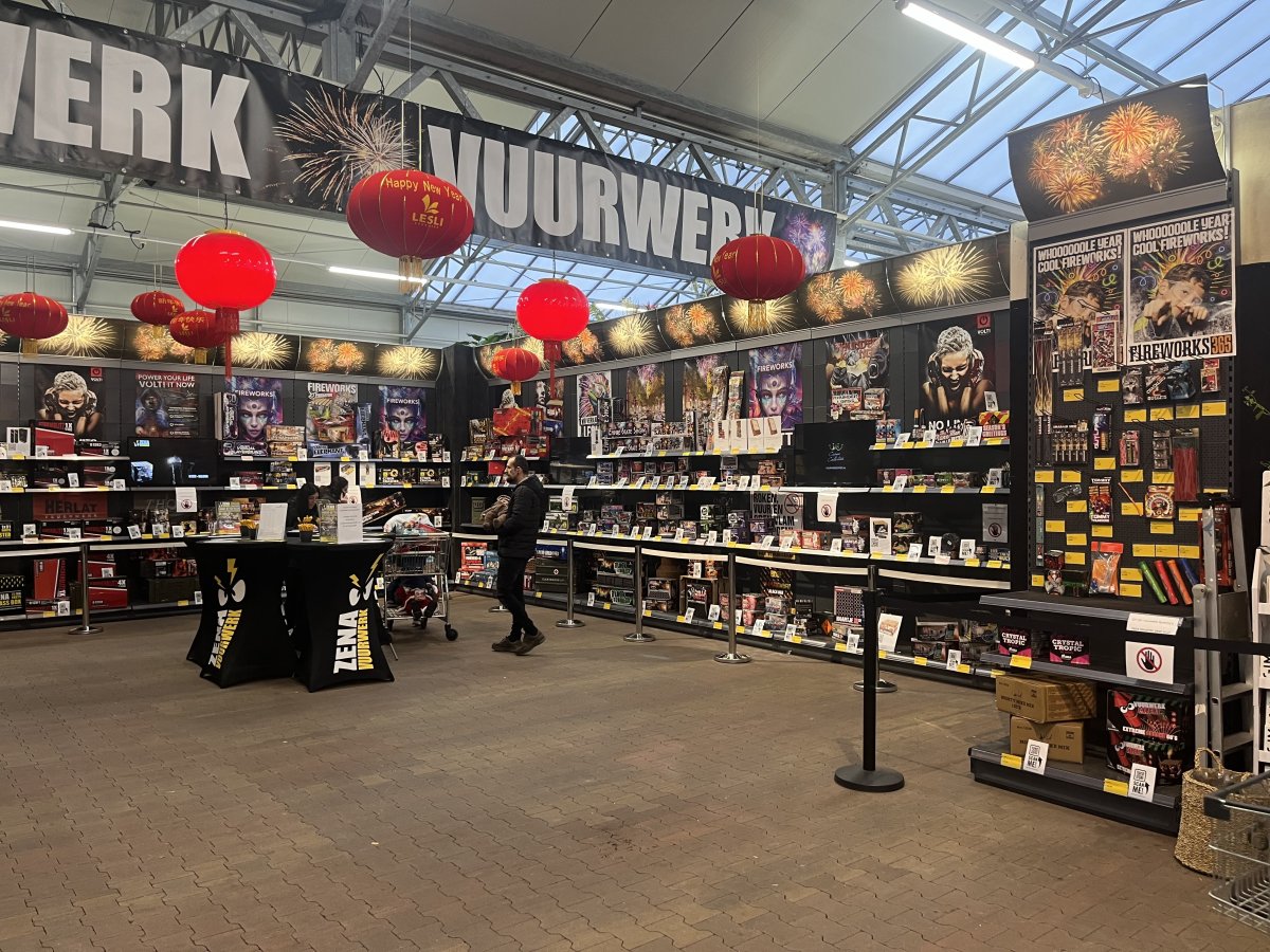 Click image for larger version  Name:	Vuurwerk t Haantje Rijswijk 27-12-2023_1.jpg Views:	0 Size:	308.7 KB ID:	2826